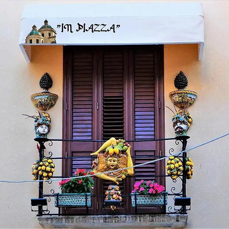 In Piazza *